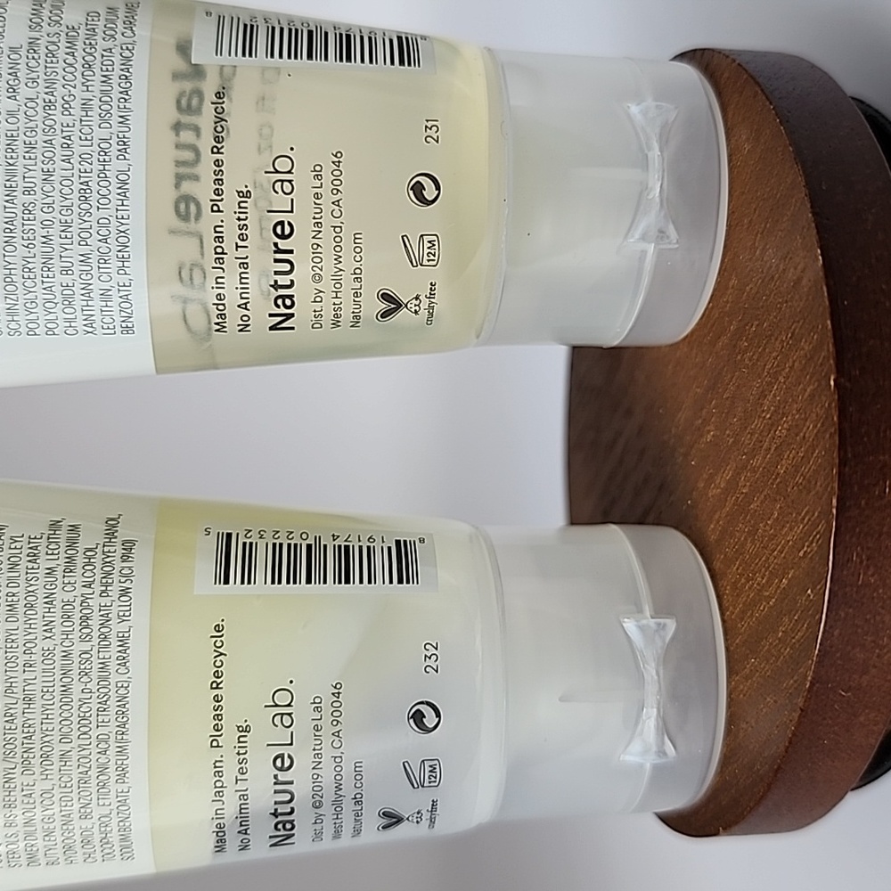 NatureLab Perfect Smooth Shampoo + Conditioner Set - Picture 3 of 6